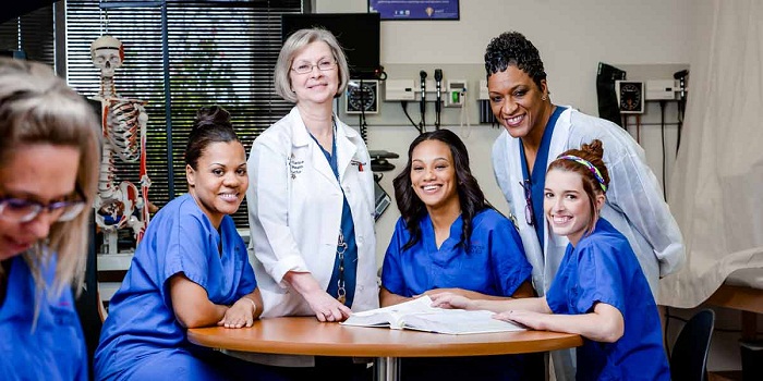 obtain-necessary-medical-assistant-programs-and-certification